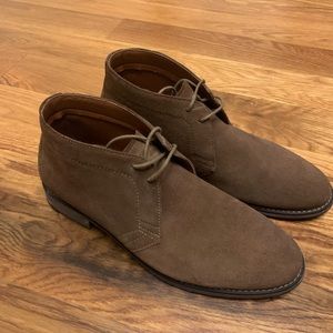 Chukka boots